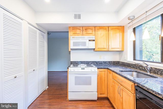 4 PRESIDENT POINT DR #A3, Annapolis, MD 21403