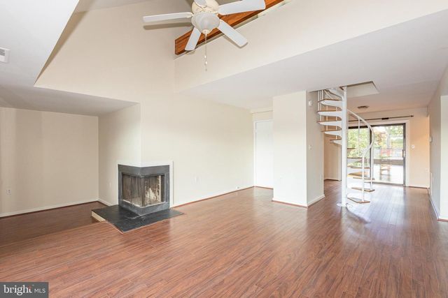 4 PRESIDENT POINT DR #A3, Annapolis, MD 21403