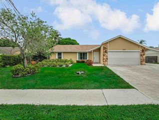 427 Las Palmas Street, Royal Palm Beach, FL 33411