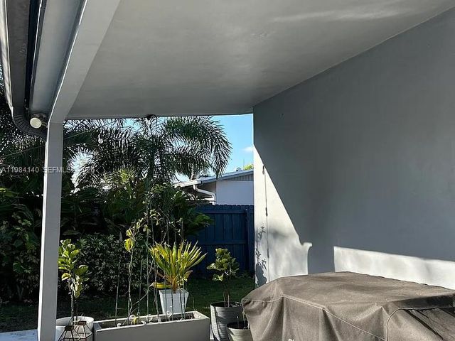 16231 SW 99th Ct, Miami, FL 33157