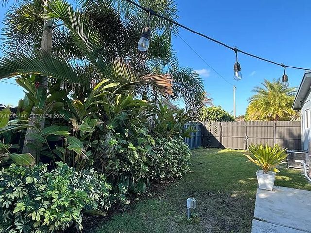 16231 SW 99th Ct, Miami, FL 33157