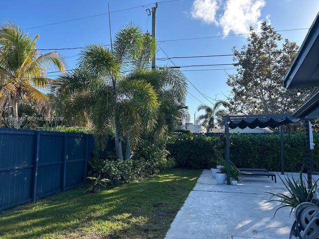 16231 SW 99th Ct, Miami, FL 33157