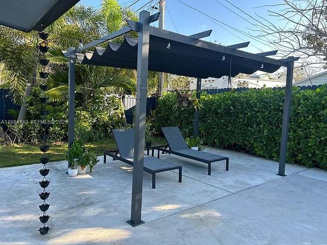 16231 SW 99th Ct, Miami, FL 33157