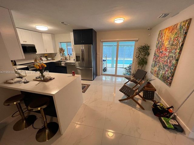 16231 SW 99th Ct, Miami, FL 33157