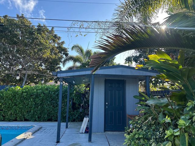 16231 SW 99th Ct, Miami, FL 33157