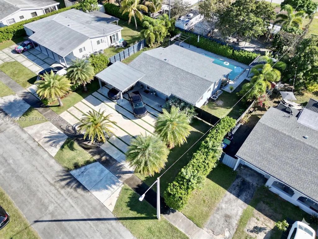 16231 SW 99th Ct, Miami, FL 33157