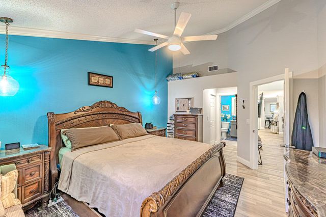 405 Maplewood Drive 405, Greenacres, FL 33415