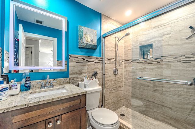 405 Maplewood Drive 405, Greenacres, FL 33415