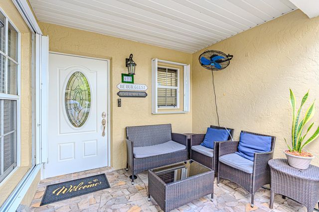 405 Maplewood Drive 405, Greenacres, FL 33415