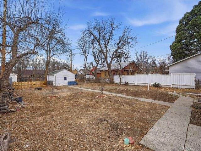 1912 N Greenwood St, Pueblo, CO 81003