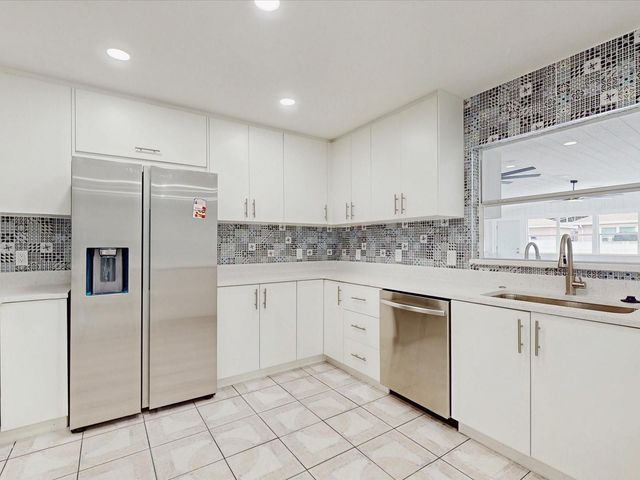 2401 BEL AIR CIRCLE, Kissimmee, FL 34743