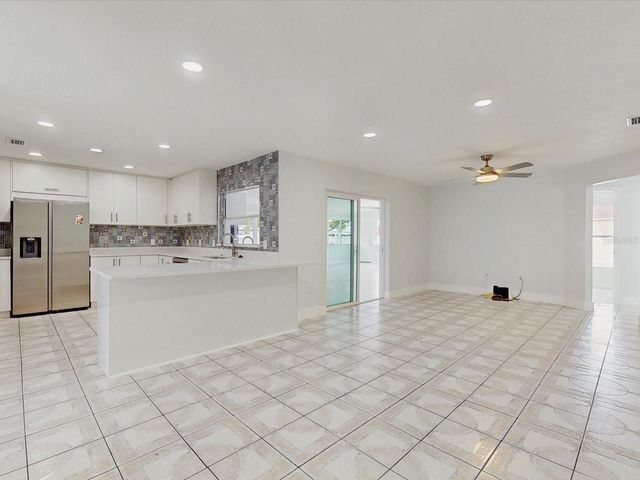 2401 BEL AIR CIRCLE, Kissimmee, FL 34743