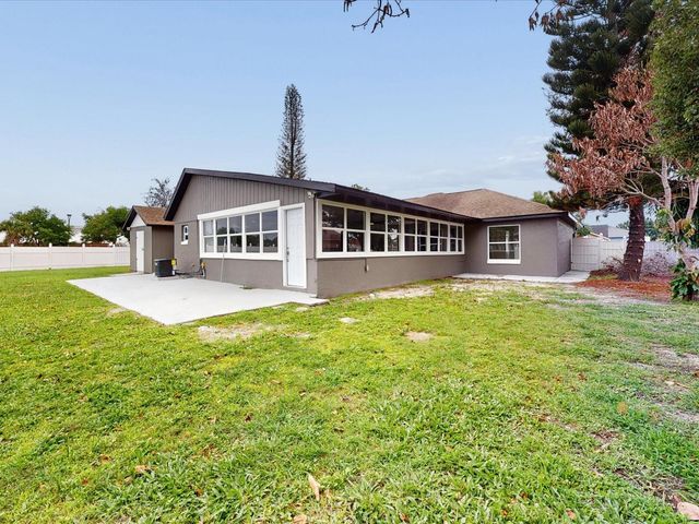 2401 BEL AIR CIRCLE, Kissimmee, FL 34743