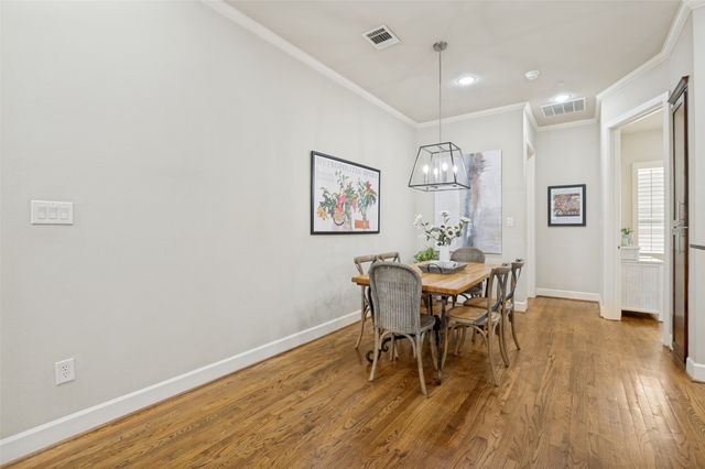 7333 Valley View Lane 304, Dallas, TX 75240