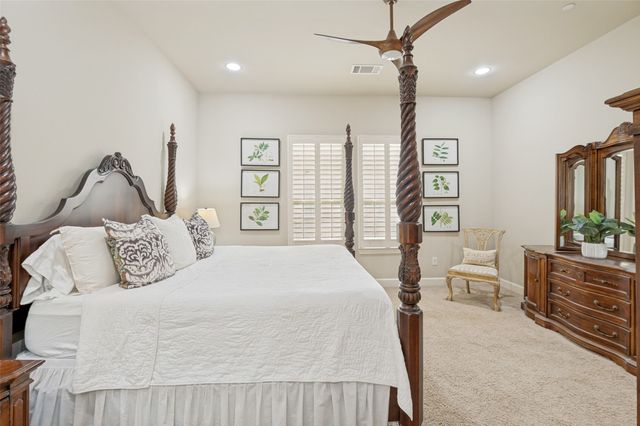 7333 Valley View Lane 304, Dallas, TX 75240