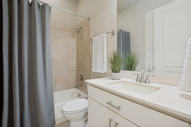 7333 Valley View Lane 304, Dallas, TX 75240