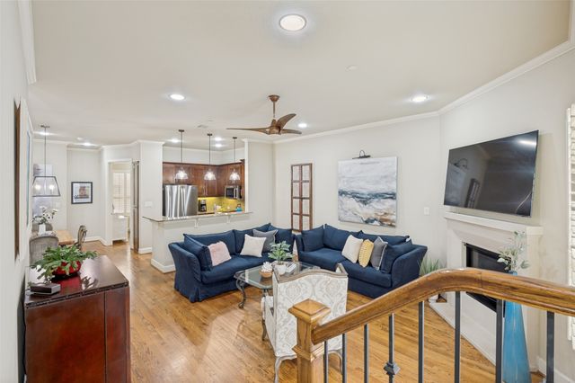 7333 Valley View Lane 304, Dallas, TX 75240