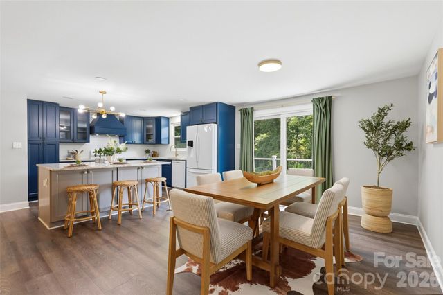 716 Regency Drive, Charlotte, NC 28211