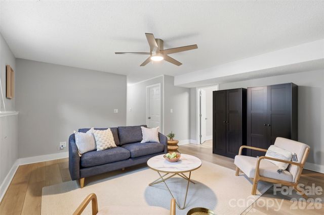 716 Regency Drive, Charlotte, NC 28211