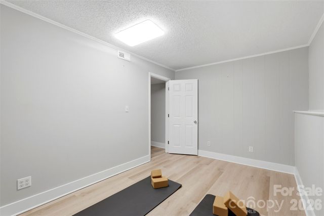 716 Regency Drive, Charlotte, NC 28211