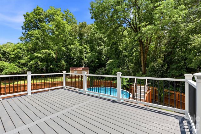 716 Regency Drive, Charlotte, NC 28211