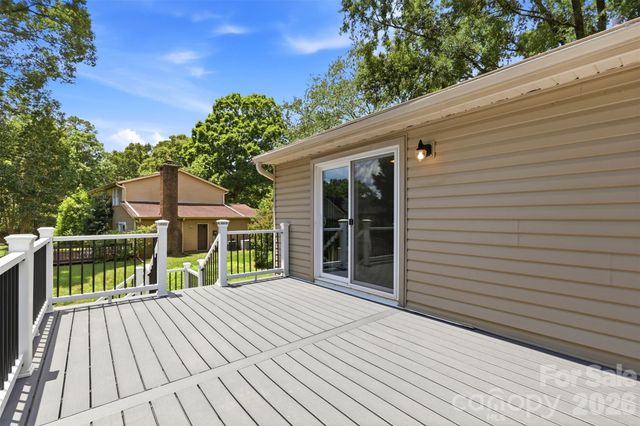 716 Regency Drive, Charlotte, NC 28211