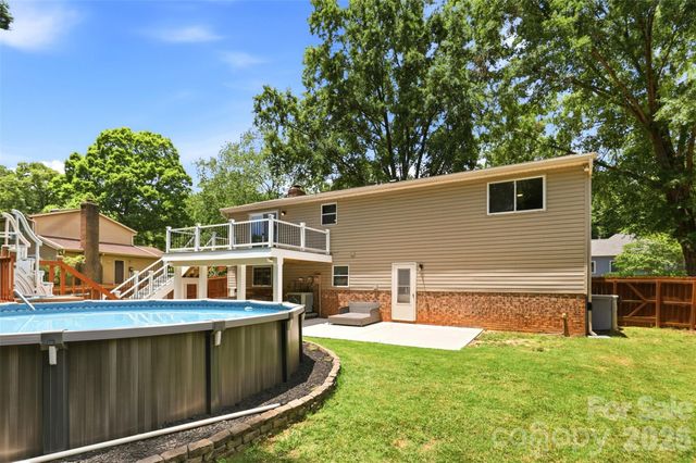 716 Regency Drive, Charlotte, NC 28211