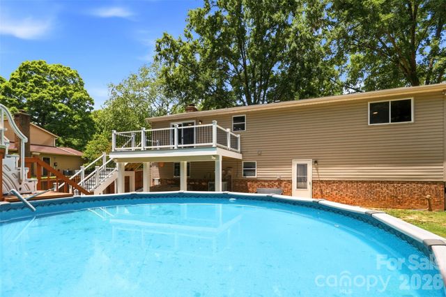 716 Regency Drive, Charlotte, NC 28211