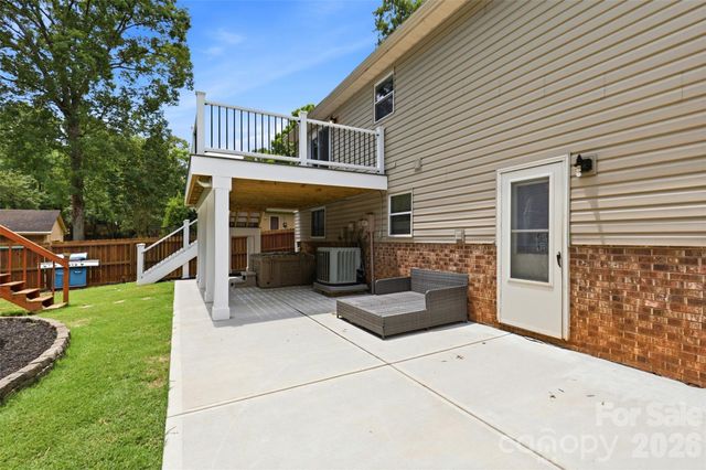 716 Regency Drive, Charlotte, NC 28211