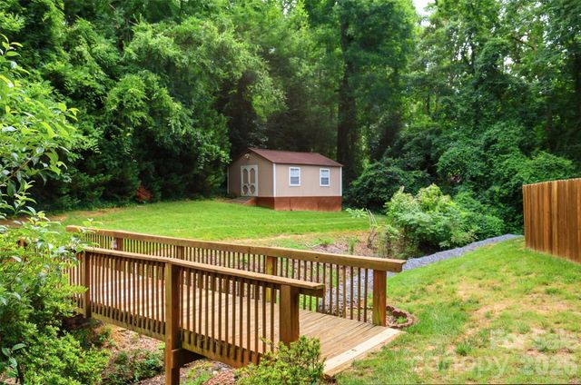 716 Regency Drive, Charlotte, NC 28211