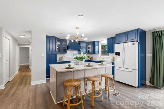 716 Regency Drive, Charlotte, NC 28211