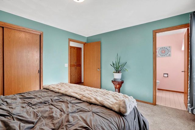 2919 S MOON BEAM COURT, Appleton, WI 54915