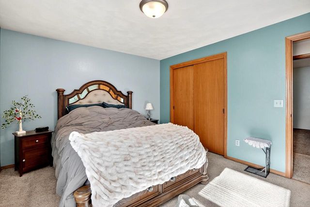 2919 S MOON BEAM COURT, Appleton, WI 54915