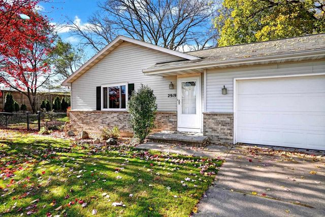 2919 S MOON BEAM COURT, Appleton, WI 54915