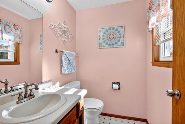 2919 S MOON BEAM COURT, Appleton, WI 54915