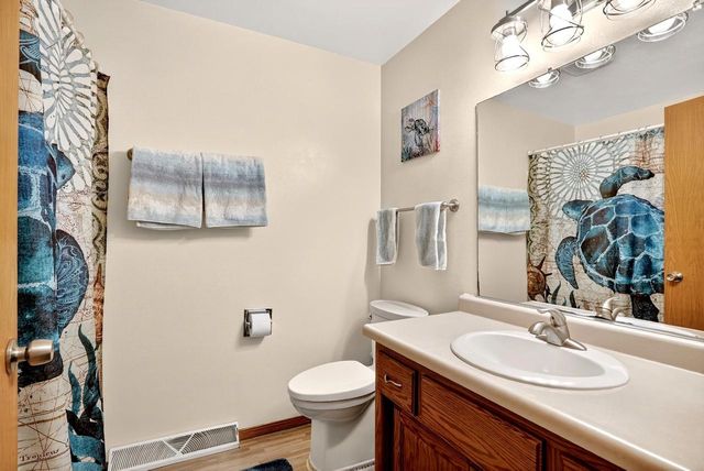 2919 S MOON BEAM COURT, Appleton, WI 54915