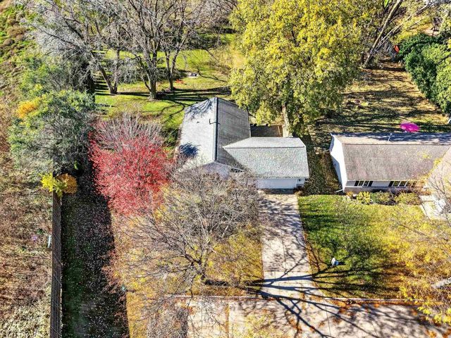 2919 S MOON BEAM COURT, Appleton, WI 54915