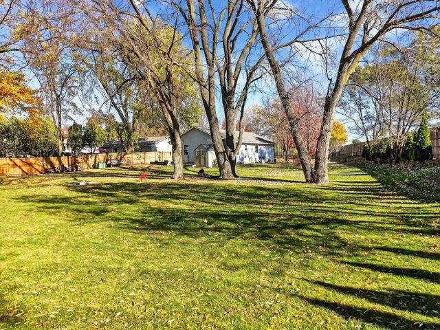 2919 S MOON BEAM COURT, Appleton, WI 54915