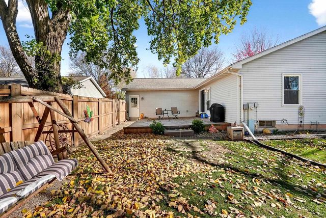 2919 S MOON BEAM COURT, Appleton, WI 54915