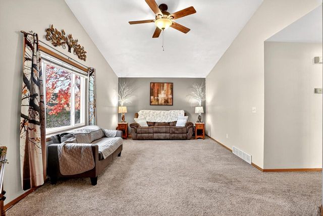 2919 S MOON BEAM COURT, Appleton, WI 54915