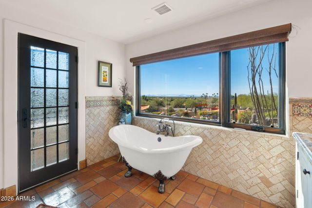 35035 N WHILEAWAY Road, Carefree, AZ 85377