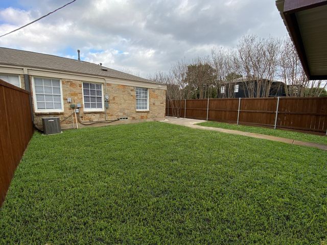 5024 W University Boulevard, Dallas, TX 75209