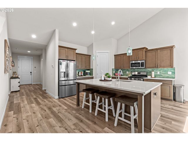 2407 W 8TH Ave, Junction City, OR 97448