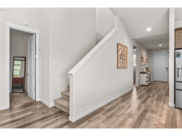 2407 W 8TH Ave, Junction City, OR 97448