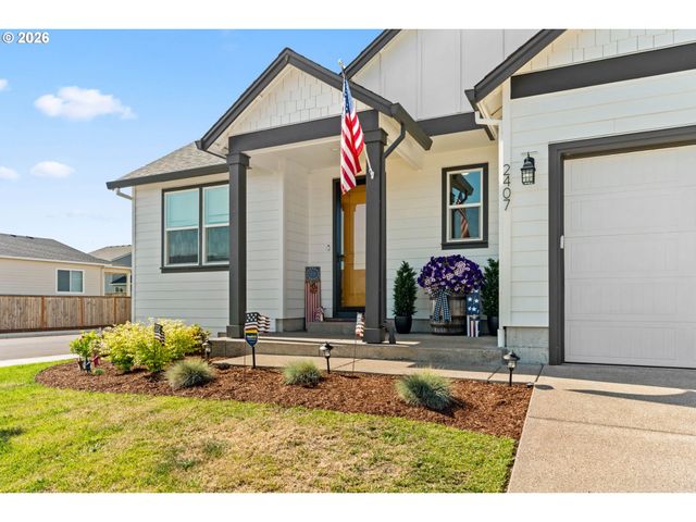 2407 W 8TH Ave, Junction City, OR 97448