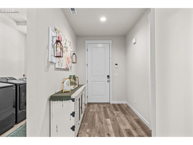 2407 W 8TH Ave, Junction City, OR 97448