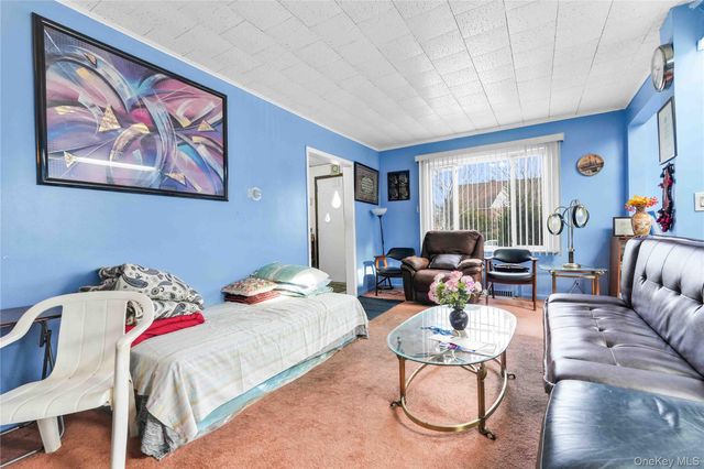 85-86 263 Street, Floral Park, NY 11001