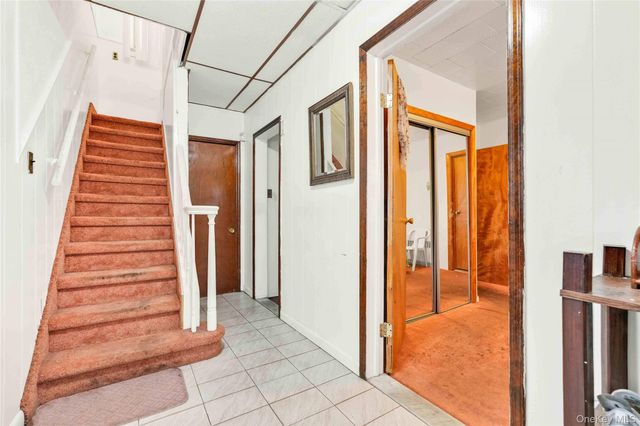 85-86 263 Street, Floral Park, NY 11001