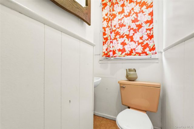 85-86 263 Street, Floral Park, NY 11001