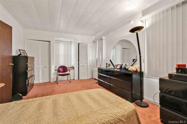 85-86 263 Street, Floral Park, NY 11001